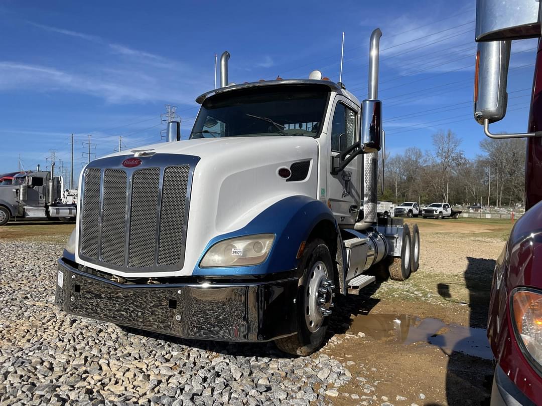 Image of Peterbilt 579 Primary image