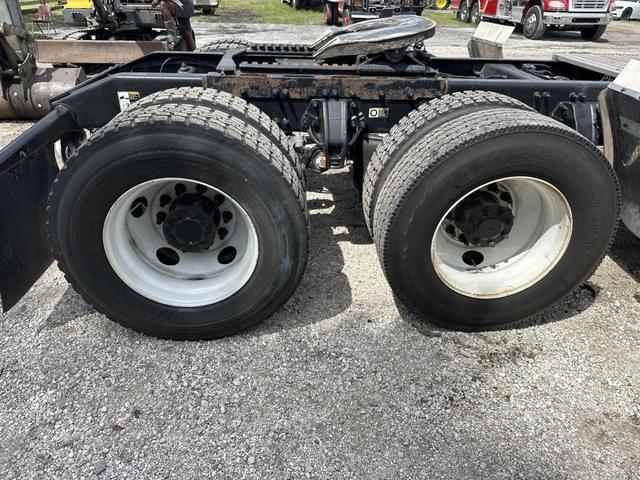 Image of Peterbilt 579 equipment image 4