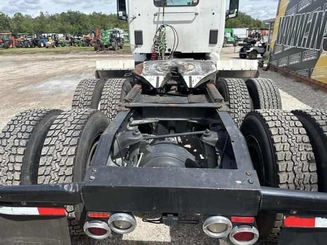 Image of Peterbilt 579 equipment image 2