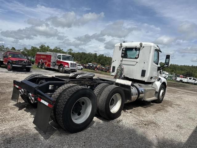 Image of Peterbilt 579 equipment image 3