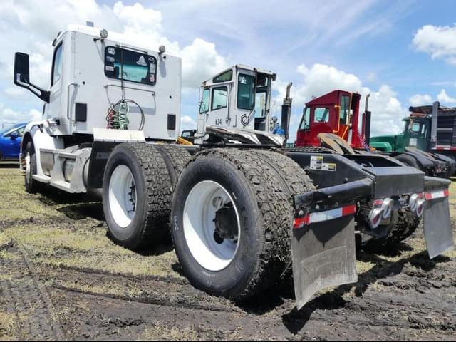 Image of Peterbilt 579 equipment image 3