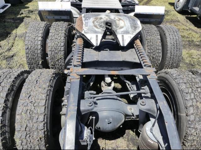 Image of Peterbilt 579 equipment image 4