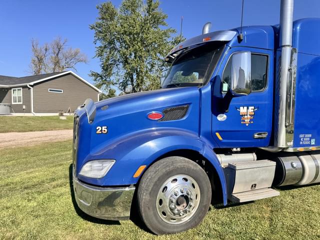 Image of Peterbilt 579 equipment image 3
