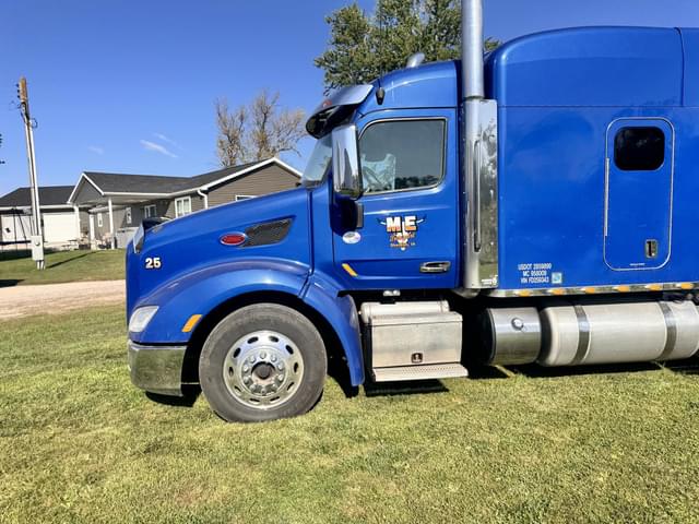 Image of Peterbilt 579 equipment image 2