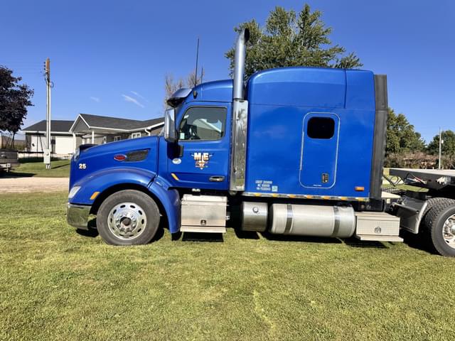 Image of Peterbilt 579 equipment image 1