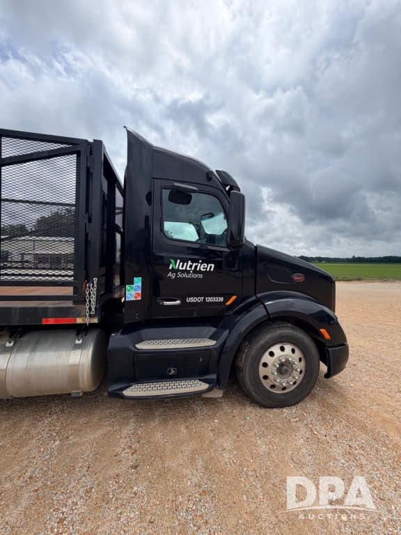 Image of Peterbilt 579 equipment image 4