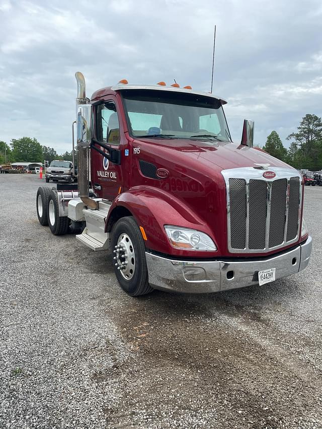 Image of Peterbilt 579 equipment image 4