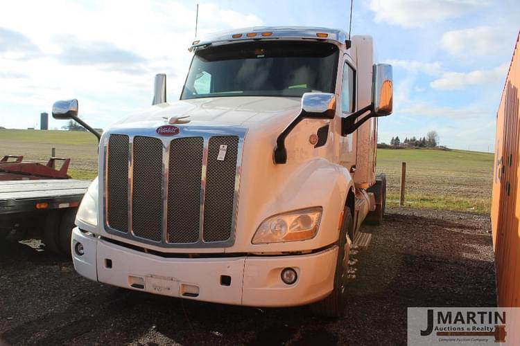2015 Peterbilt 579 Equipment Image0