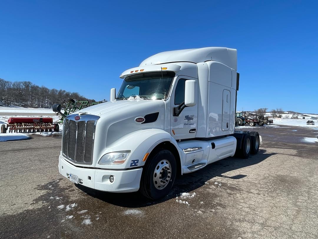Image of Peterbilt 579 Primary image