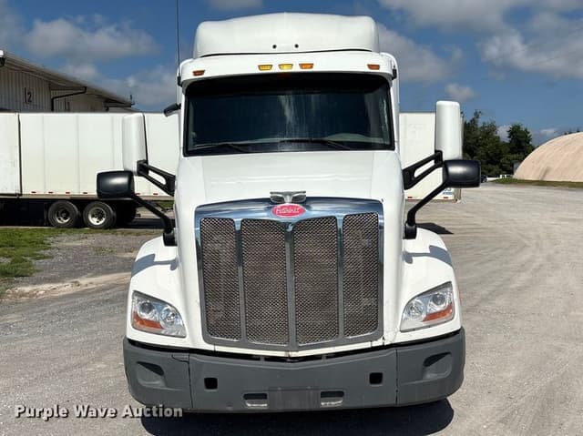 Image of Peterbilt 579 equipment image 1