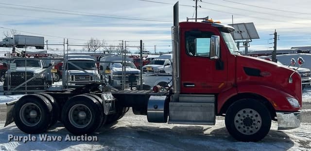 Image of Peterbilt 579 equipment image 3