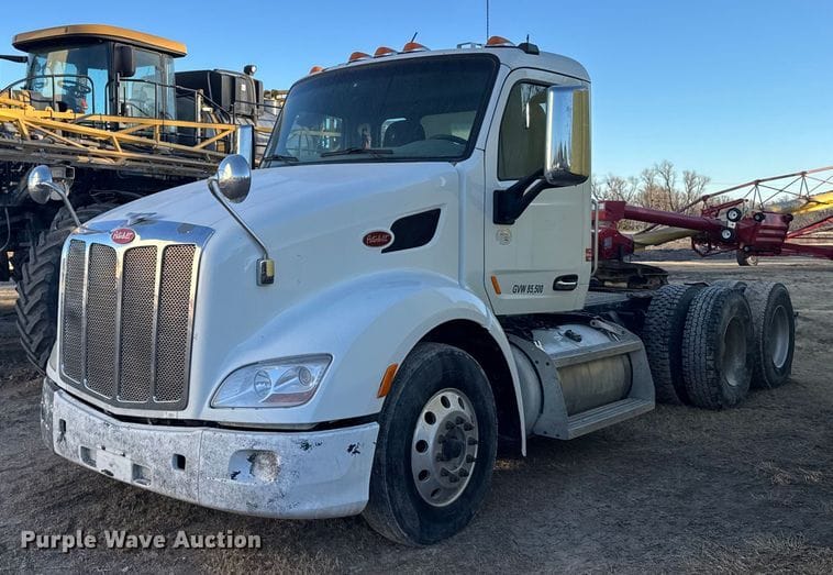 2015 Peterbilt 579 Equipment Image0