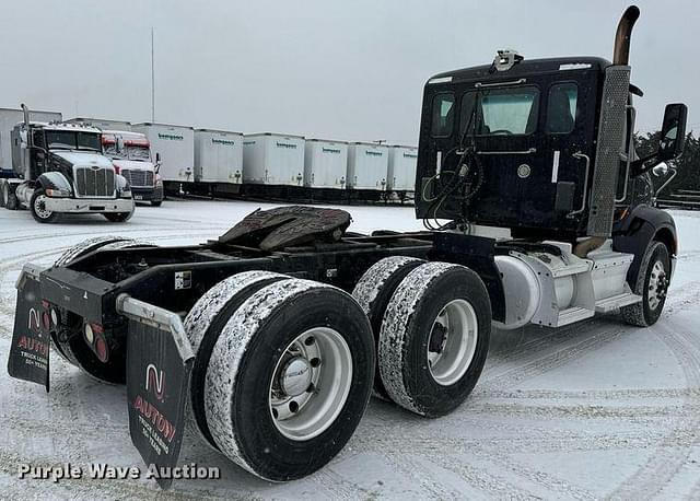 Image of Peterbilt 579 equipment image 4