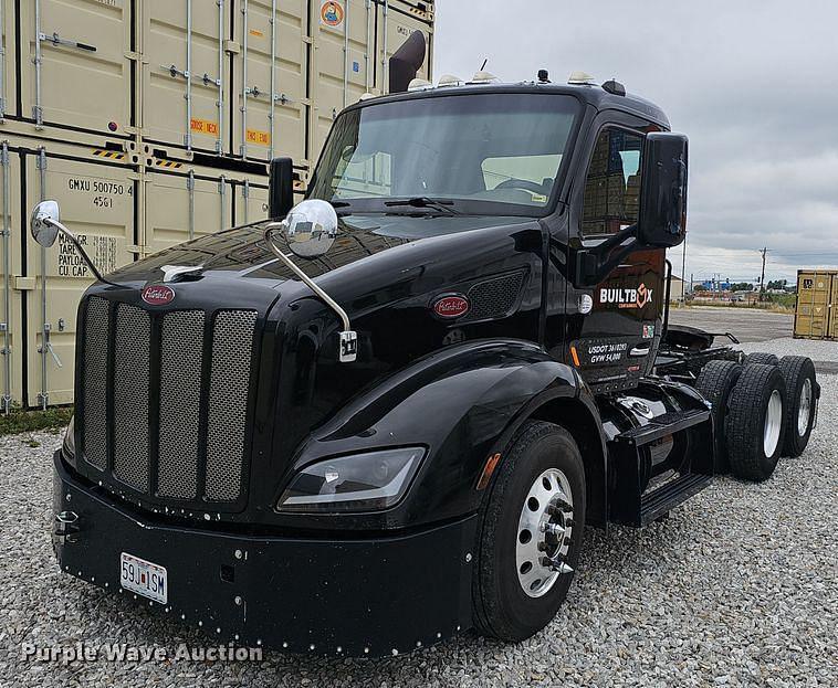 Image of Peterbilt 579 Primary image