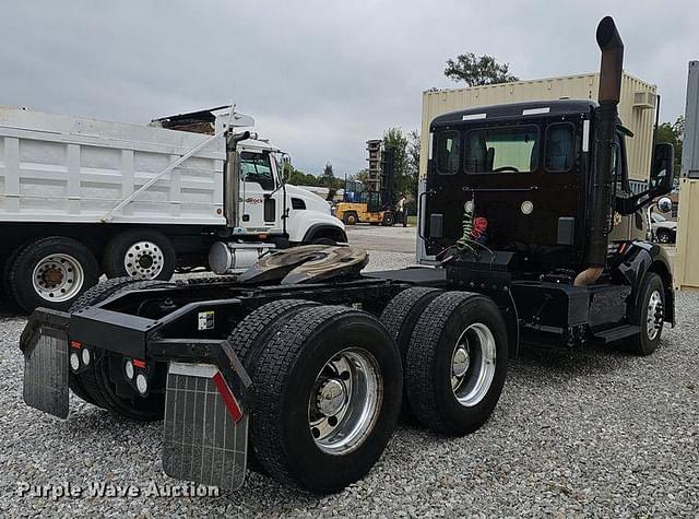 Image of Peterbilt 579 equipment image 4