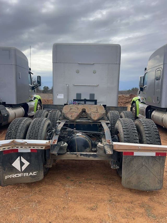 Image of Peterbilt 579 equipment image 4