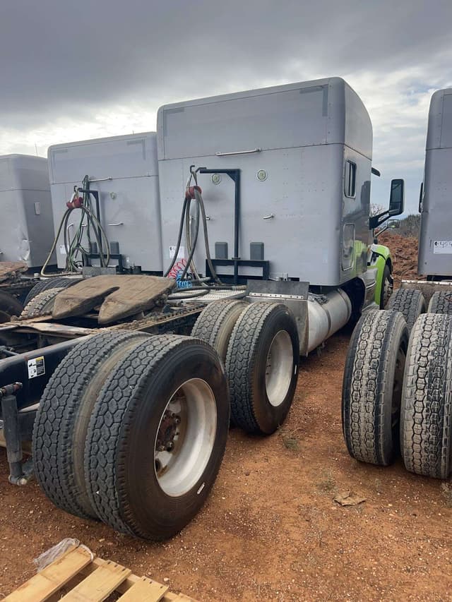 Image of Peterbilt 579 equipment image 3