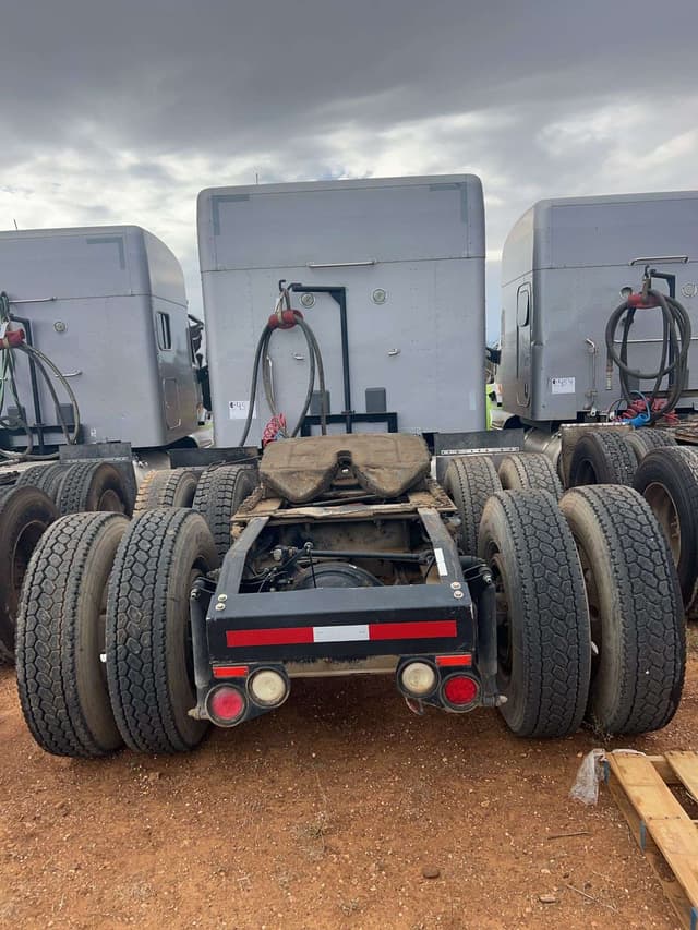 Image of Peterbilt 579 equipment image 4