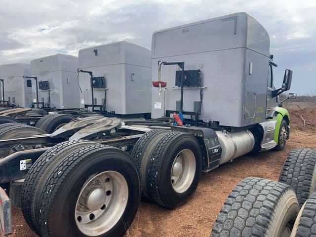 Image of Peterbilt 579 equipment image 2