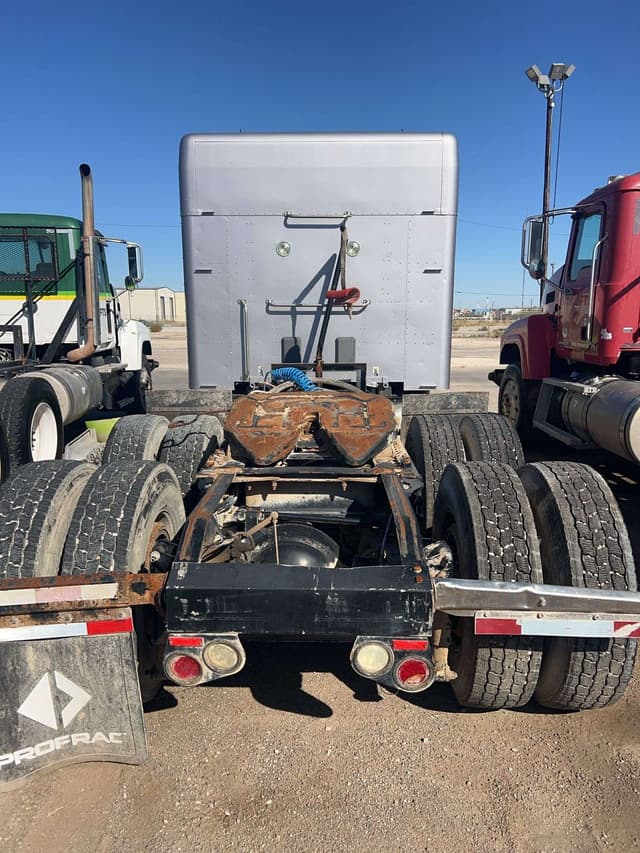 Image of Peterbilt 579 equipment image 4