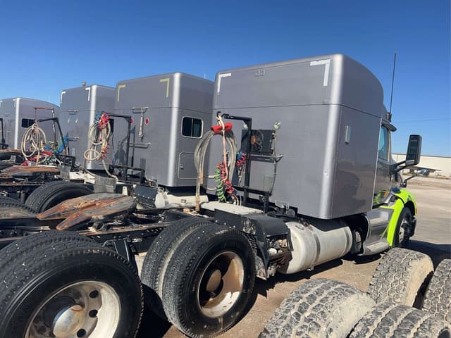 Image of Peterbilt 579 equipment image 3