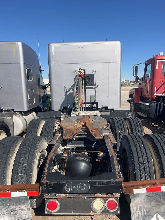 Image of Peterbilt 579 equipment image 4