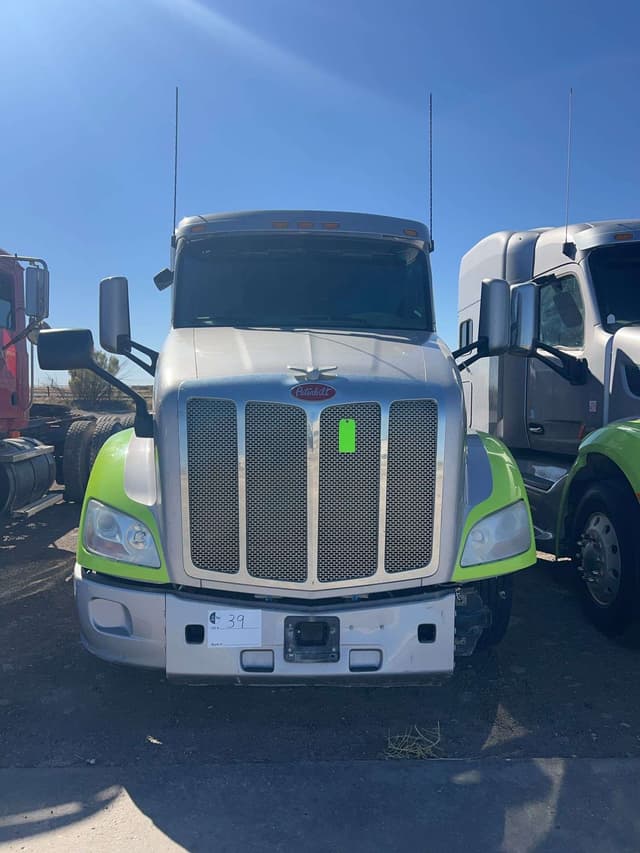 Image of Peterbilt 579 equipment image 2