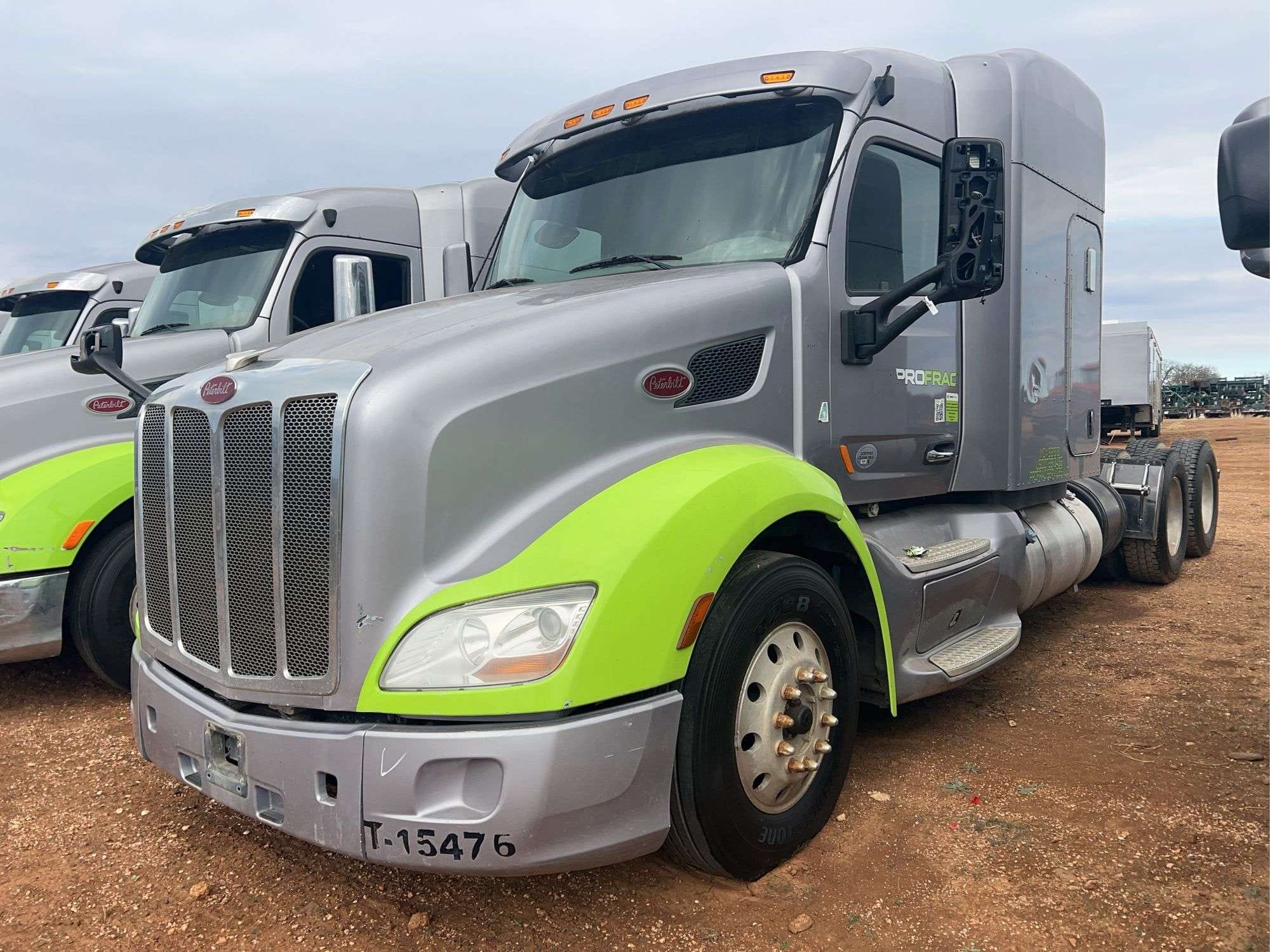 2015 Peterbilt 579 Equipment Image0