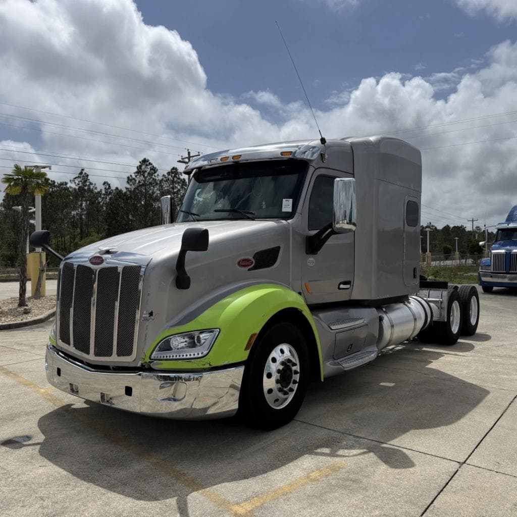 Image of Peterbilt 579 Primary image