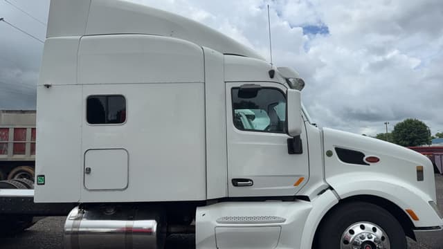 Image of Peterbilt 579 equipment image 3