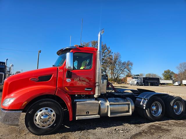 Image of Peterbilt 579 equipment image 3