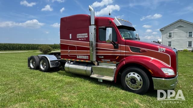 Image of Peterbilt 579 equipment image 1