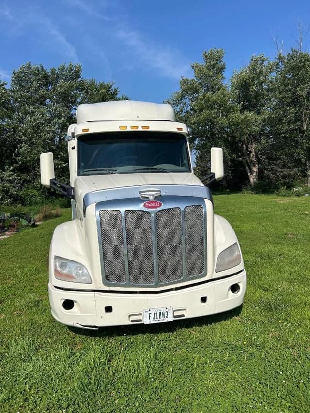 Image of Peterbilt 579 equipment image 2