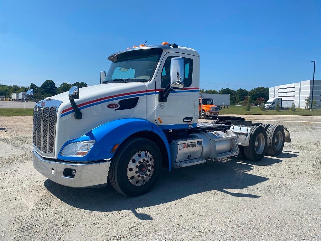Image of Peterbilt 579 Primary image