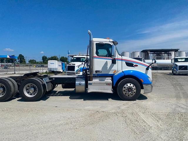Image of Peterbilt 579 equipment image 4