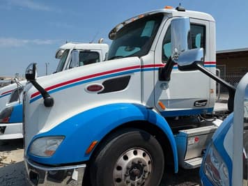 Main image Peterbilt 579