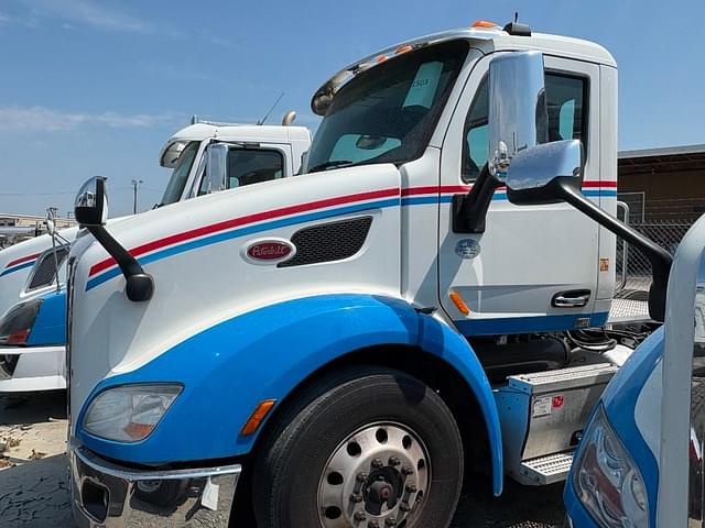 Image of Peterbilt 579 equipment image 3