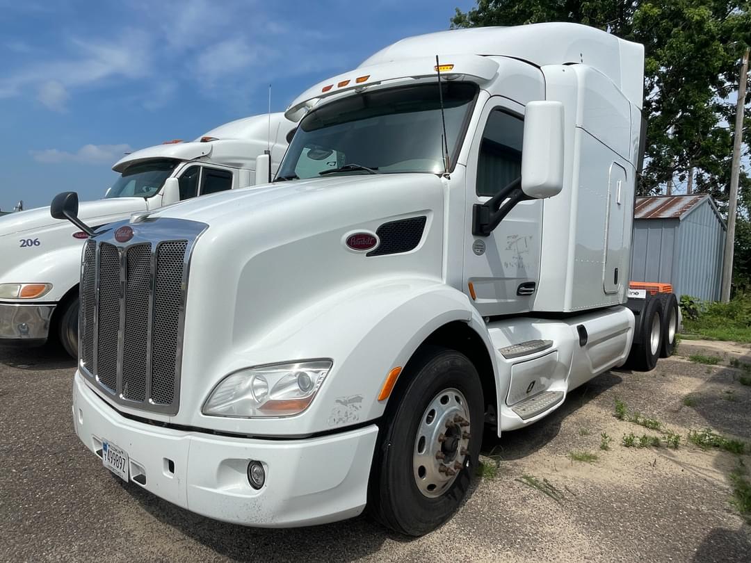 Image of Peterbilt 579 Primary image