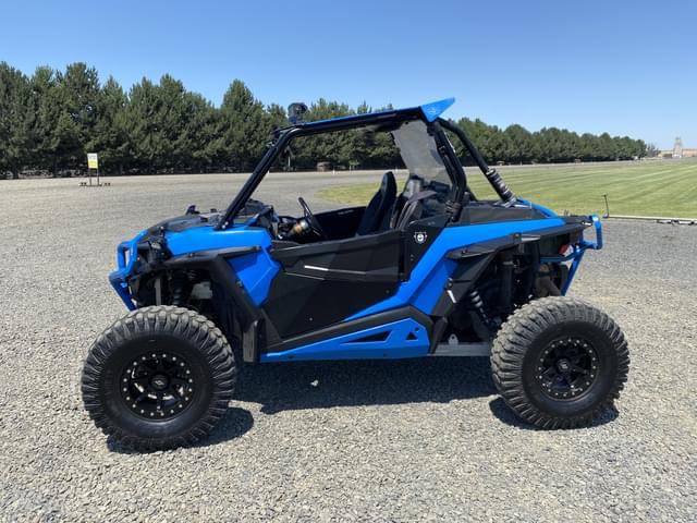 Image of Polaris RZR XP 1000 equipment image 2
