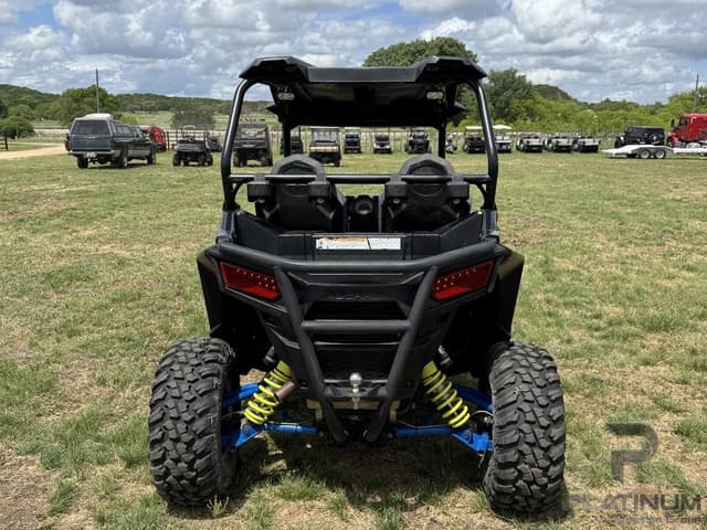 Image of Polaris RZR 900 equipment image 4