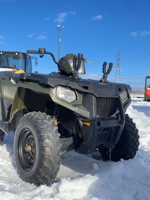 Image of Polaris Sportsman ETX equipment image 4