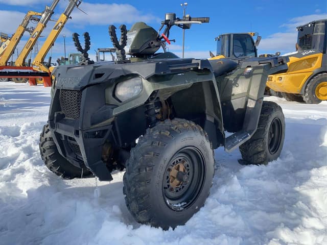 Image of Polaris Sportsman ETX equipment image 2