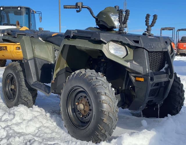 Image of Polaris Sportsman ETX equipment image 1