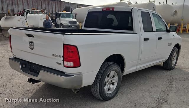 Image of Dodge Ram 1500 equipment image 4