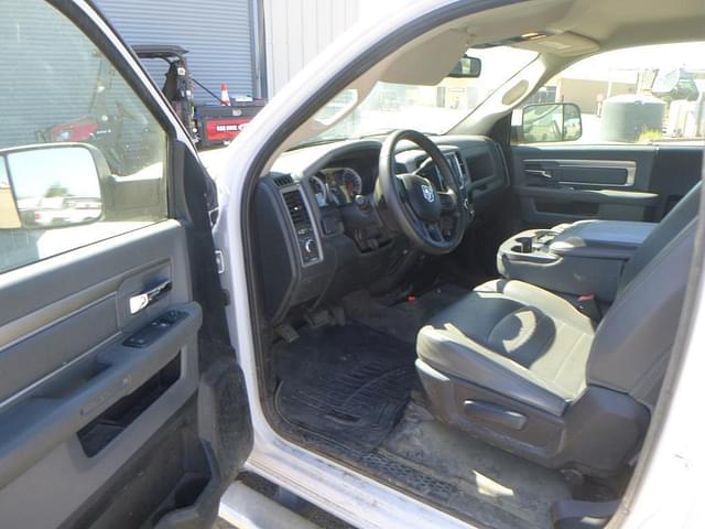 Image of Dodge Ram 1500 equipment image 4