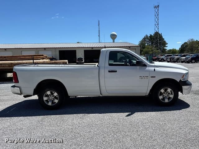 Image of Dodge Ram 1500 equipment image 3