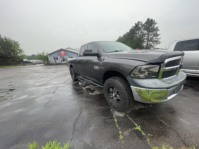 Image of Dodge Ram 1500 equipment image 3