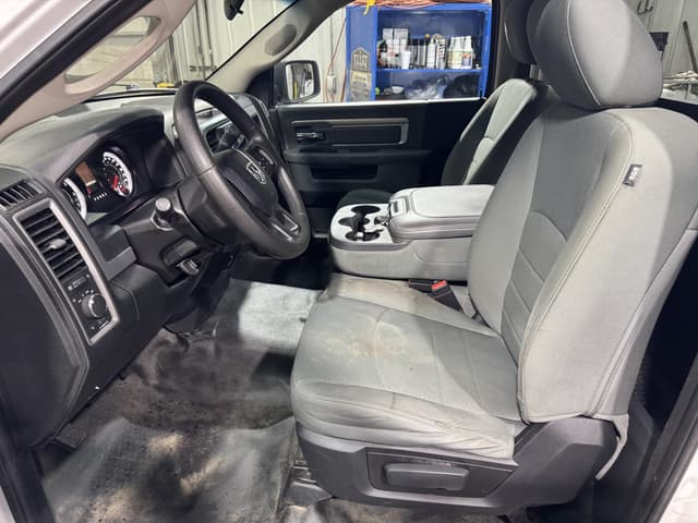 Image of Dodge Ram 1500 equipment image 3