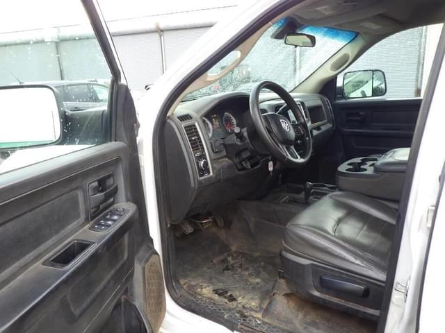 Image of Dodge Ram 2500 equipment image 4