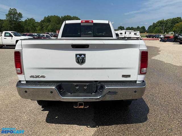 Image of Dodge Ram 2500 equipment image 3